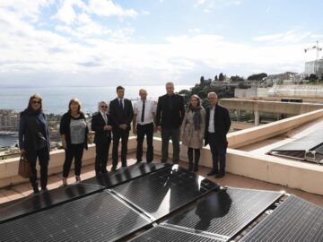 Pose de panneaux solaires à l&rsquo;Ecole des Révoires