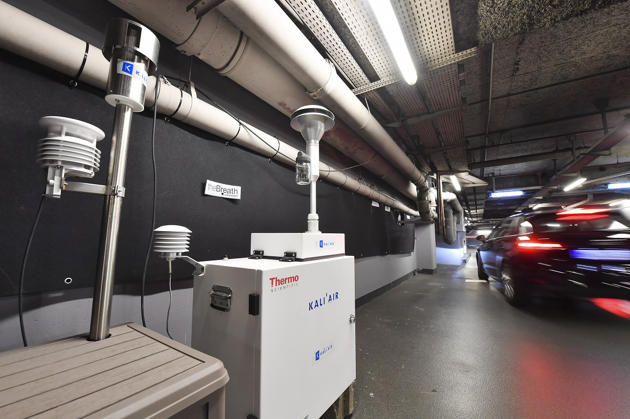 Test de dépollution dans le parking du Centre Commercial Carrefour