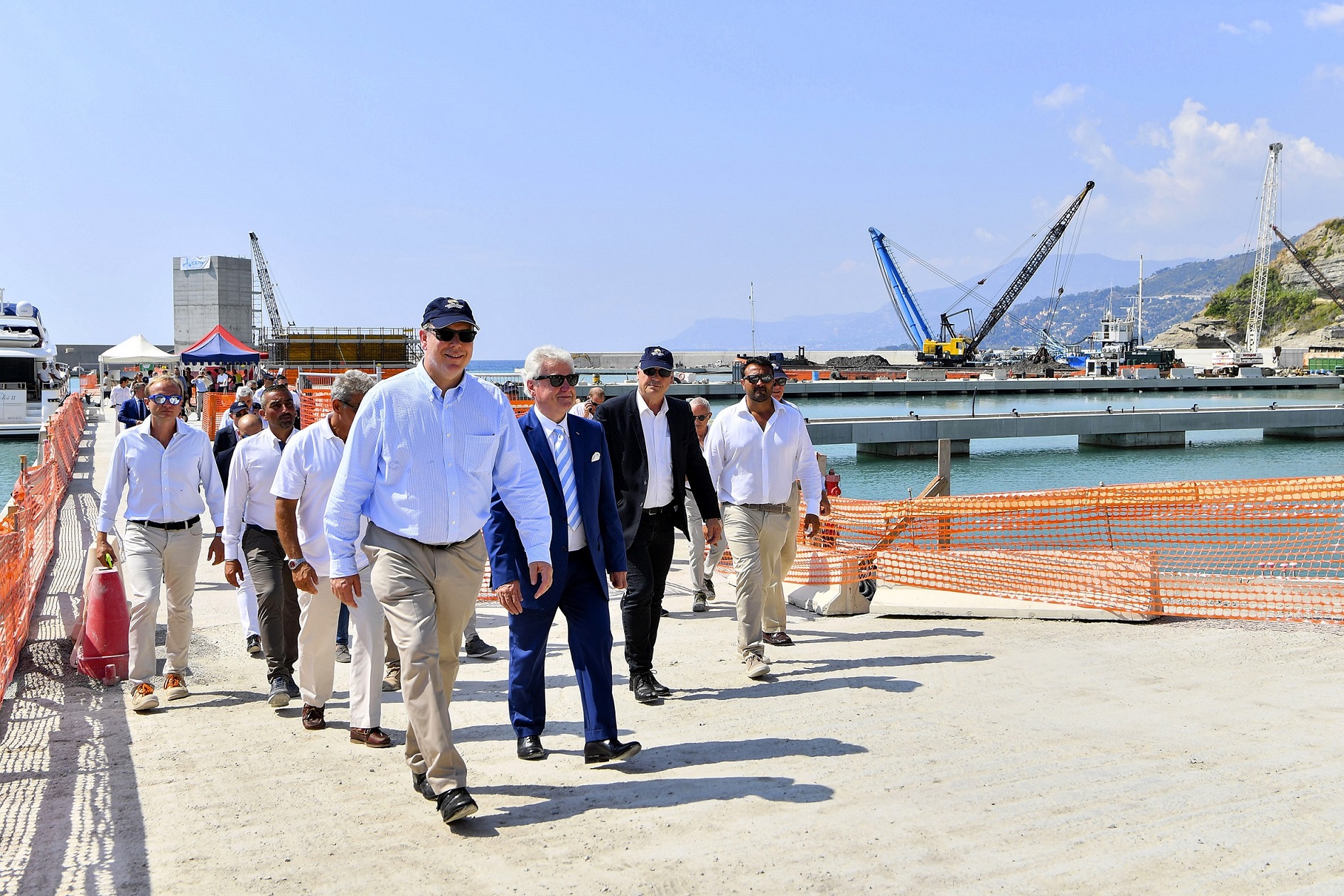 S.A.S. le Prince Souverain sur le chantier du port de Vintimille