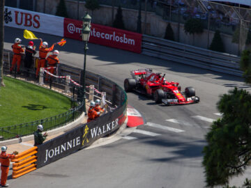 Les commissaires de piste de Monaco en ordre de marche avant le E-Prix et le Grand Prix F1 2025